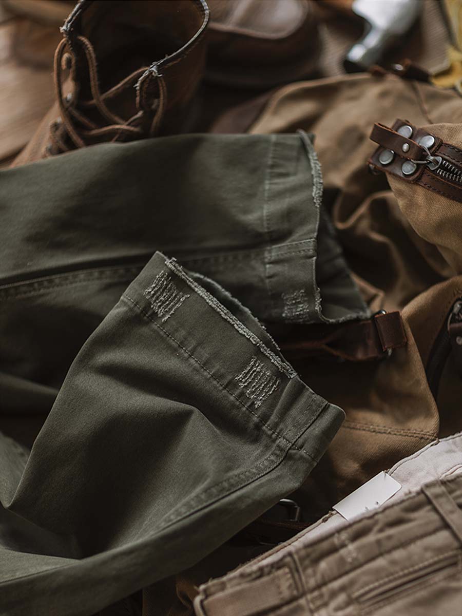 064 Bara Distressed Relaxed Chinos