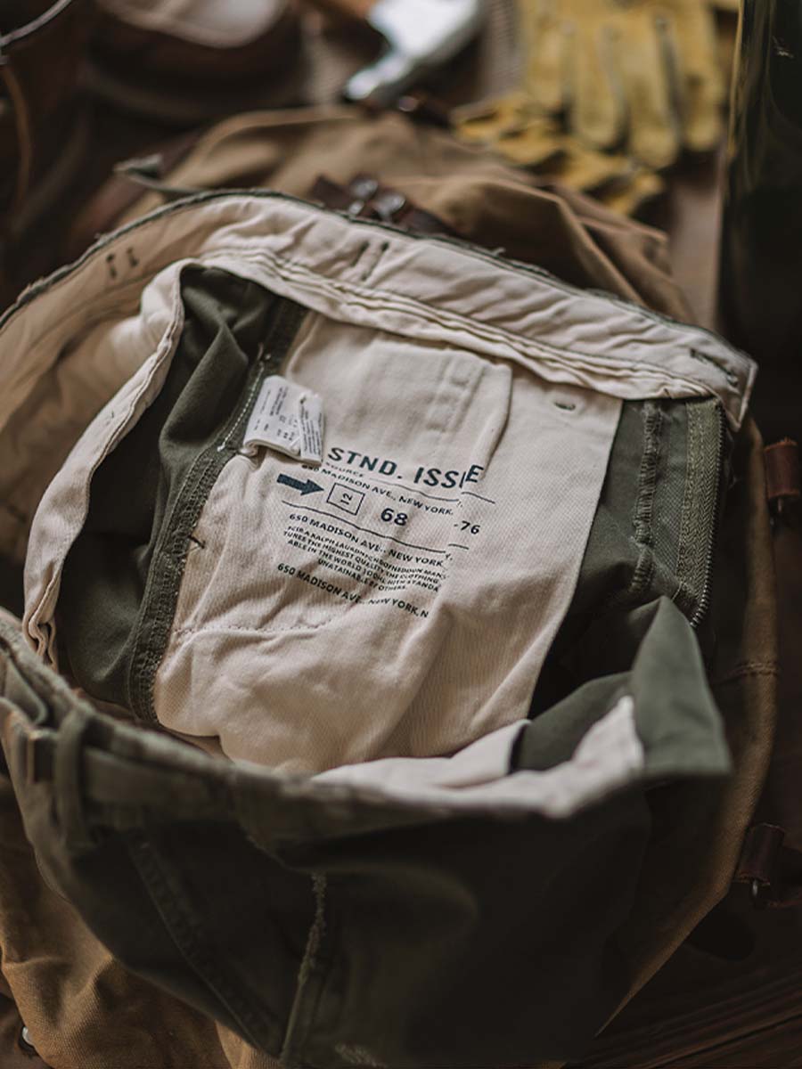 064 Bara Distressed Relaxed Chinos
